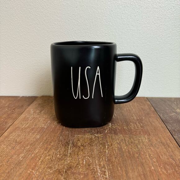 Rae‎ Dunn USA Artisan Collection By Magenta 202 Black Mug - Picture 1 of 7